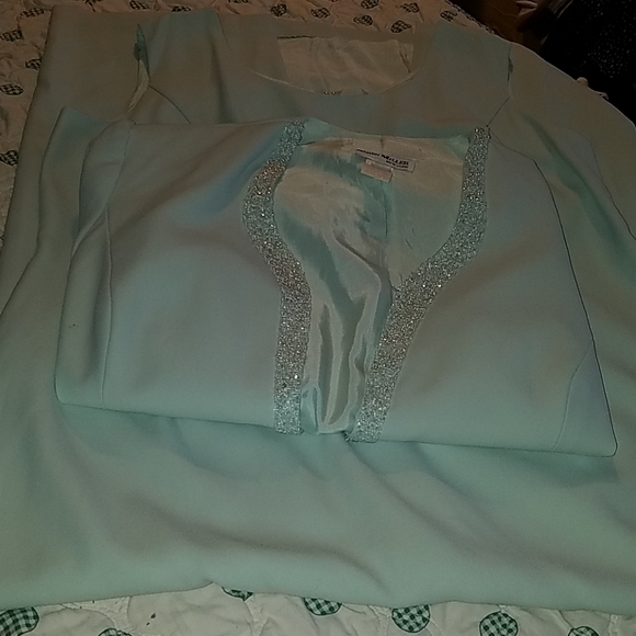 Beautiful two-piece Karen Miller dress set - Picture 5 of 8